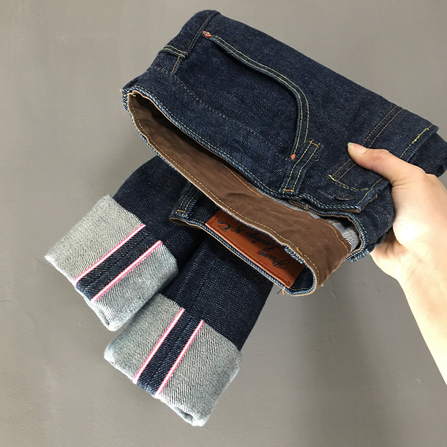 Męskie dżinsy z grubej, surowe – Levis Jeans 501 recenzja i cena